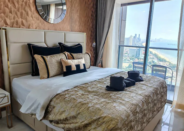 Copacabana Beachfront Luxury Condo Jomtien