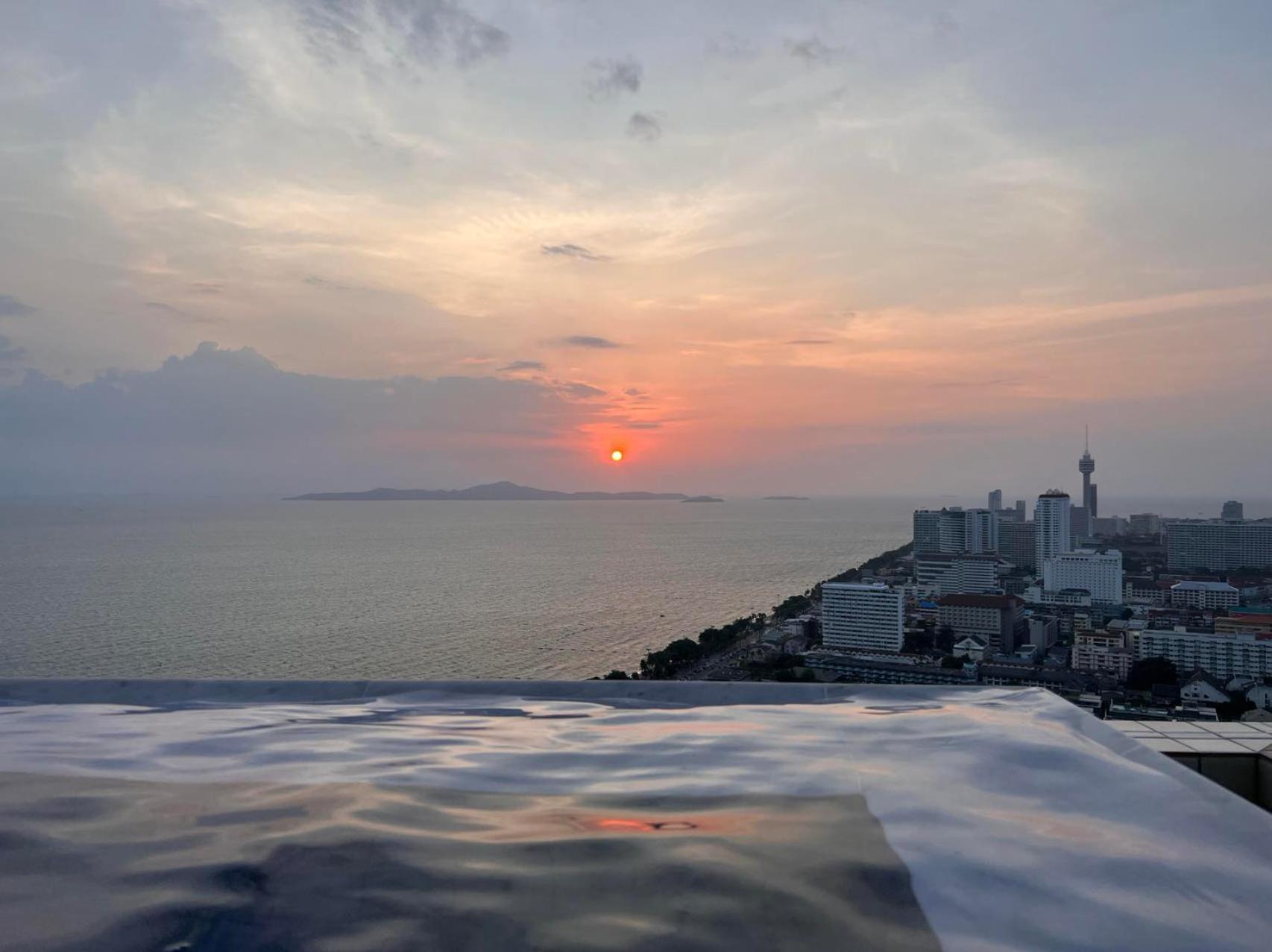 Apartment Copacabana Beachfront Luxury Jomtien Beach