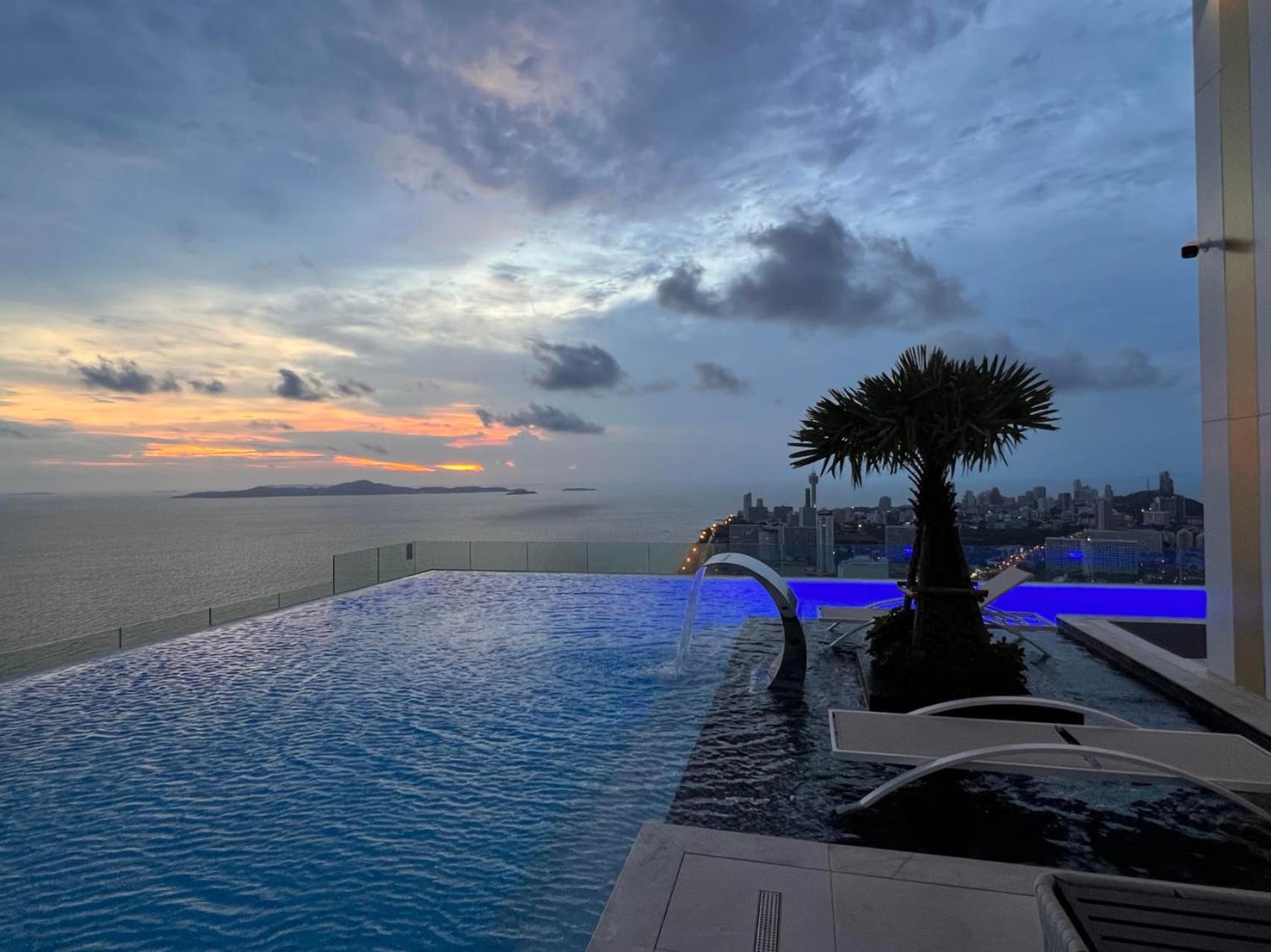 Apartment Copacabana Beachfront Luxury Jomtien Beach