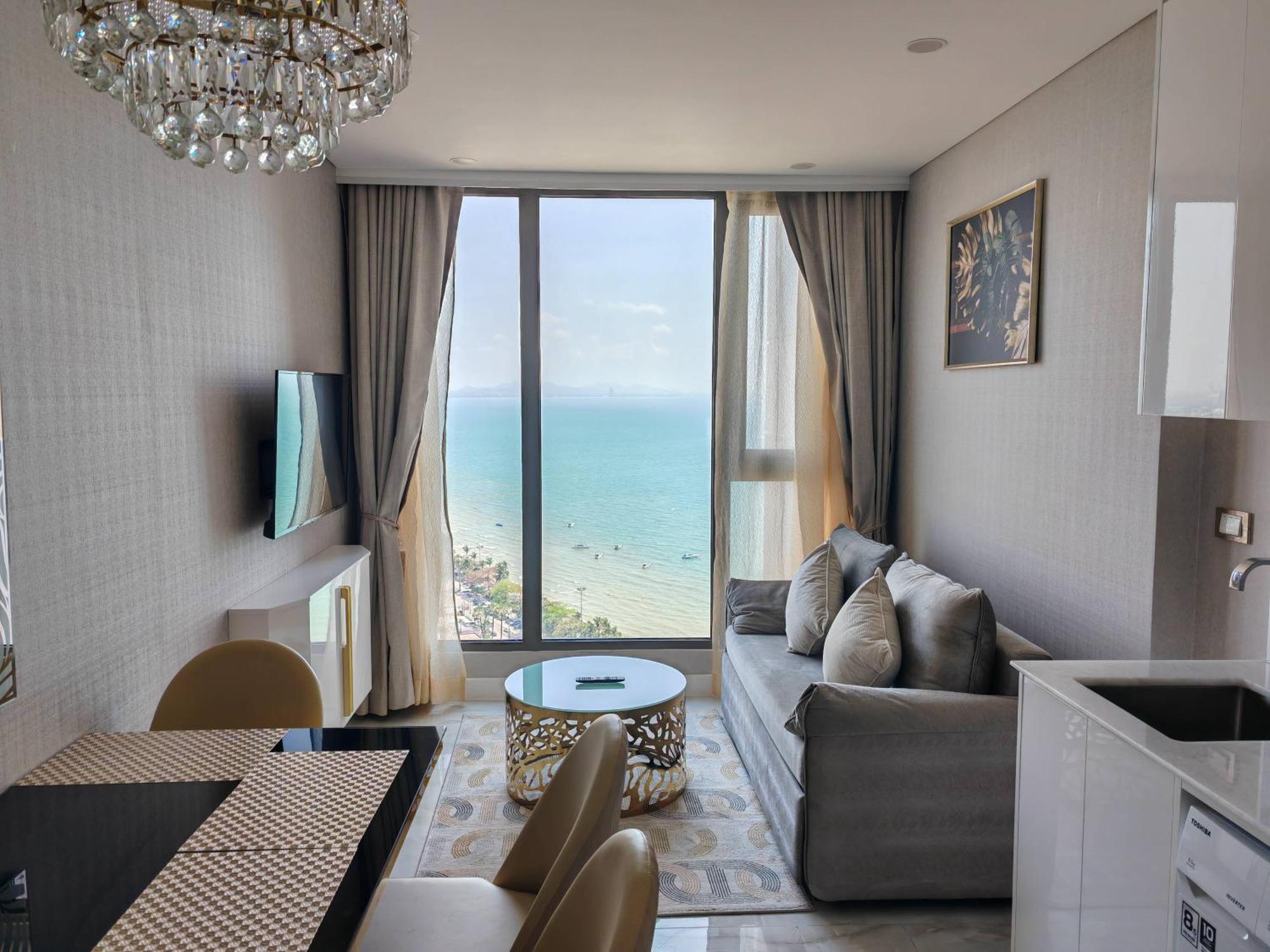 Apartment Copacabana Beachfront Luxury Jomtien Beach