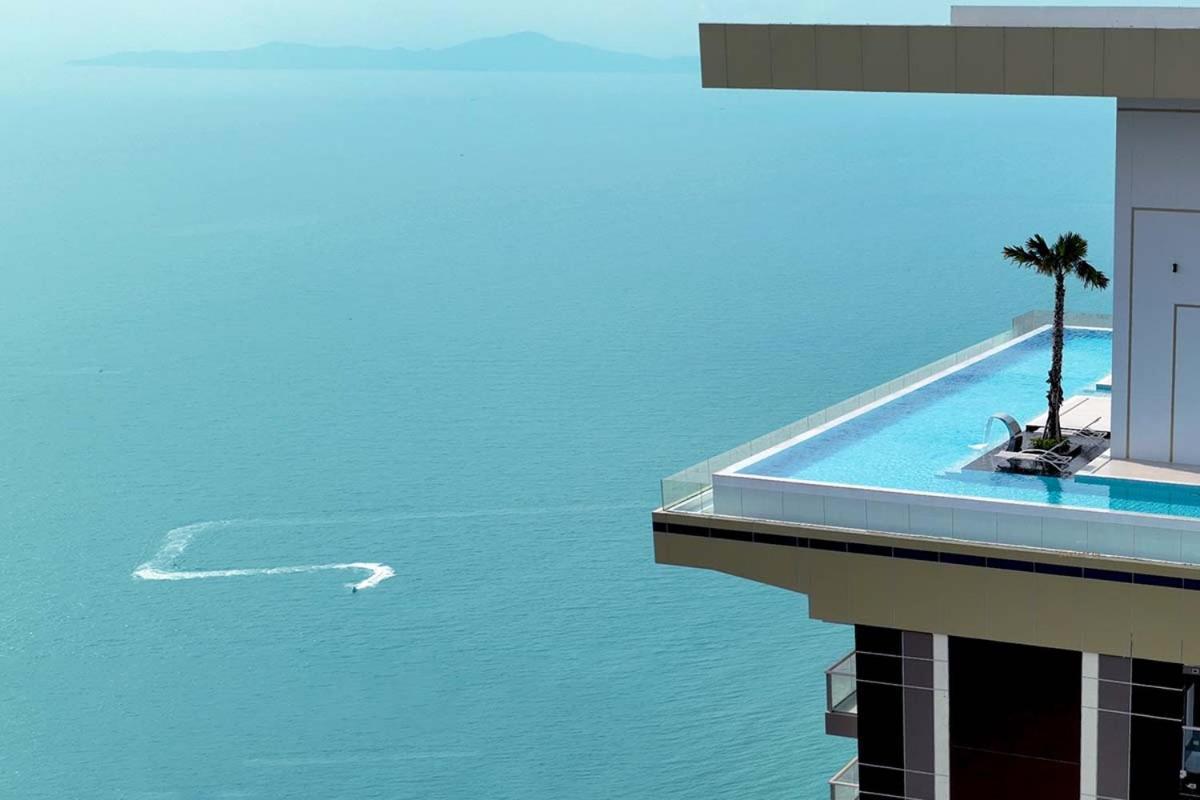 Copacabana Beachfront Luxury * Jomtien Beach